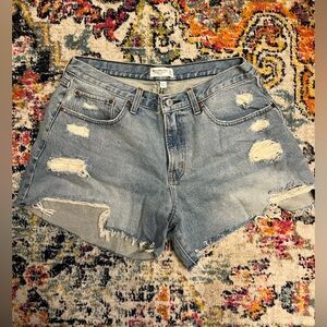 Abercrombie and fitch. The boyfriend short. Mid rise